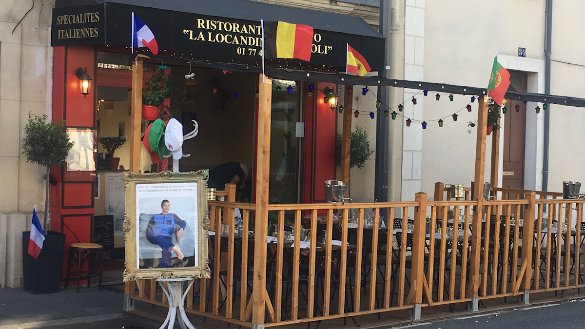 La Locandina Di Napoli